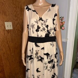 XPLUS WEAR 1X Sleeveless V-Neck Butterfly Embroidery Dress